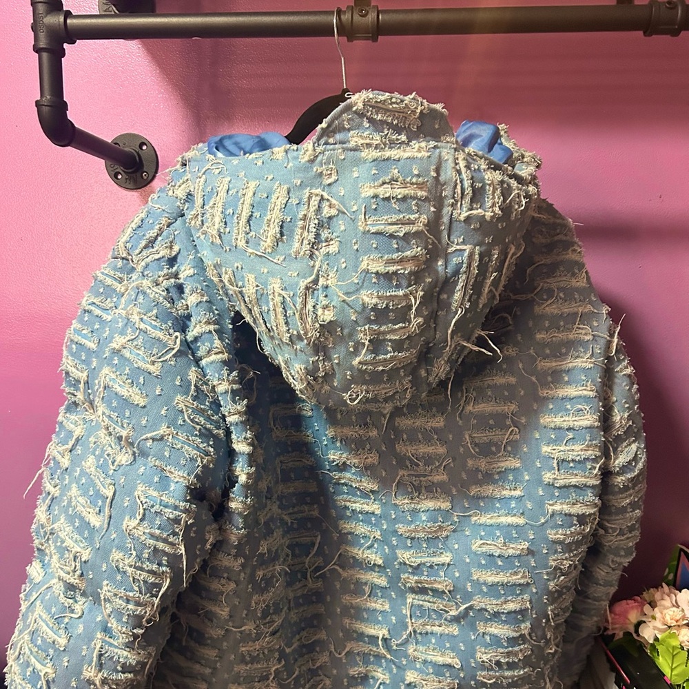 Blue Textured Puffer Jacket - Picture 3 of 4